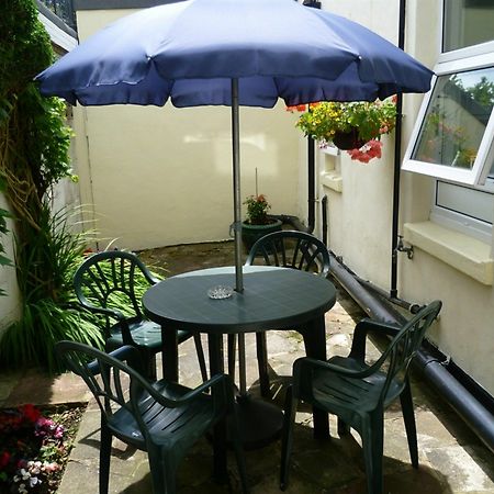 Sandy Bay Guest House Bournemouth Esterno foto