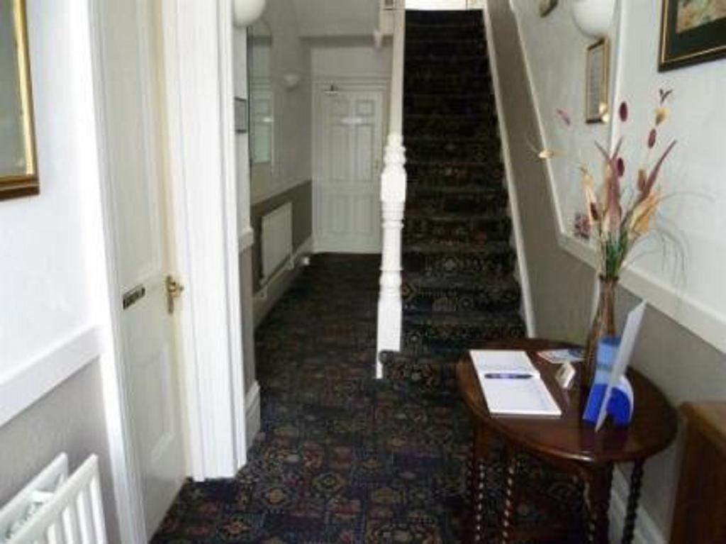 Sandy Bay Guest House Bournemouth Esterno foto