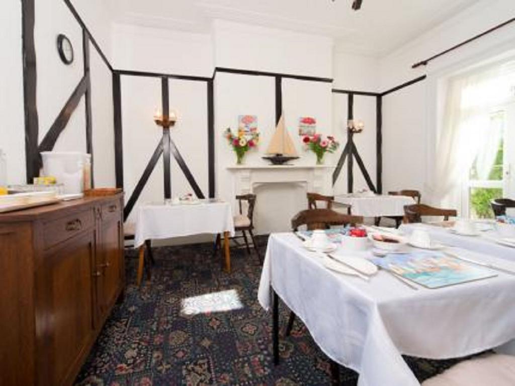 Sandy Bay Guest House Bournemouth Esterno foto