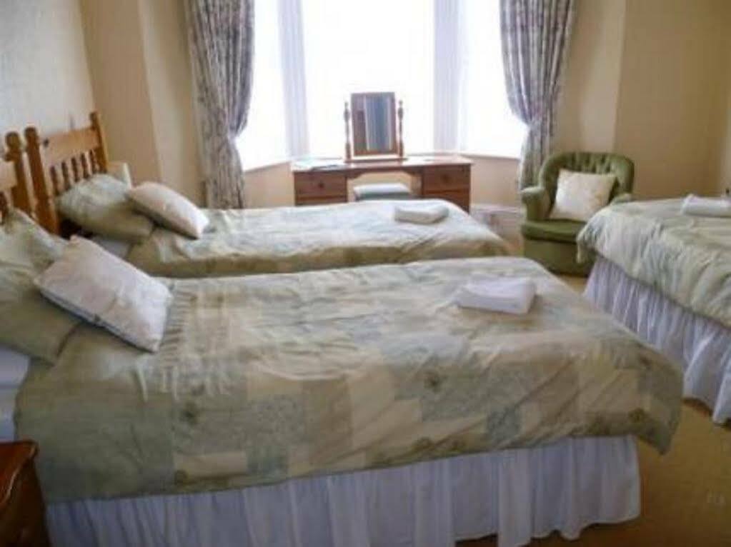 Sandy Bay Guest House Bournemouth Esterno foto